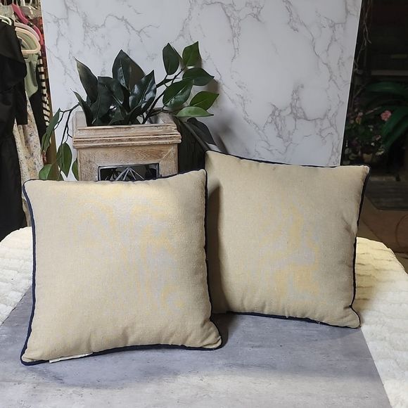 Decorative throw pillows with beach motif - Picture 4 of 5